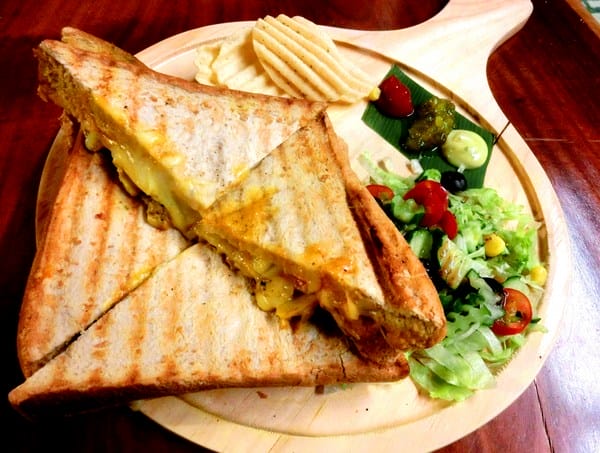 3 Idiots Toast& Curry:3 Idiots Toast& Curry