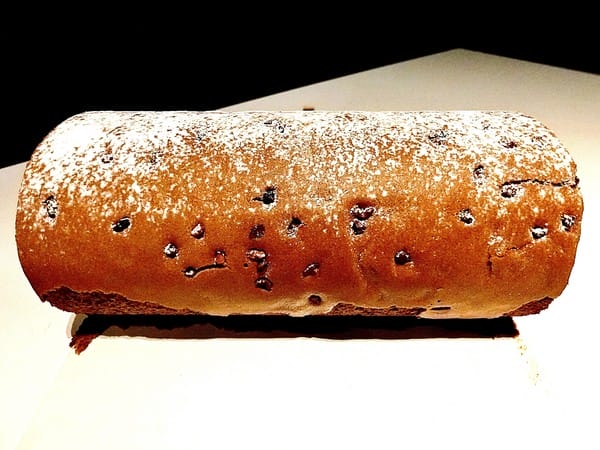 橙色食品:橙色食品。法芙娜巧克力蛋糕捲