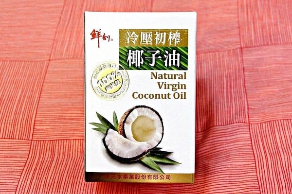 半天水事業股份有限公司:鮮剖100%純天然冷壓初榨椰子油