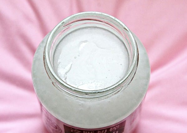 半天水事業股份有限公司:鮮剖100%純天然冷壓初榨椰子油