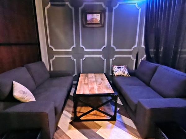 Smith酒藏:【Smith酒藏】 紅酒白酒香檳。500元無限暢飲。捷運忠孝復興站