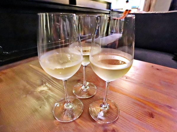 Smith酒藏:【Smith酒藏】 紅酒白酒香檳。500元無限暢飲。捷運忠孝復興站