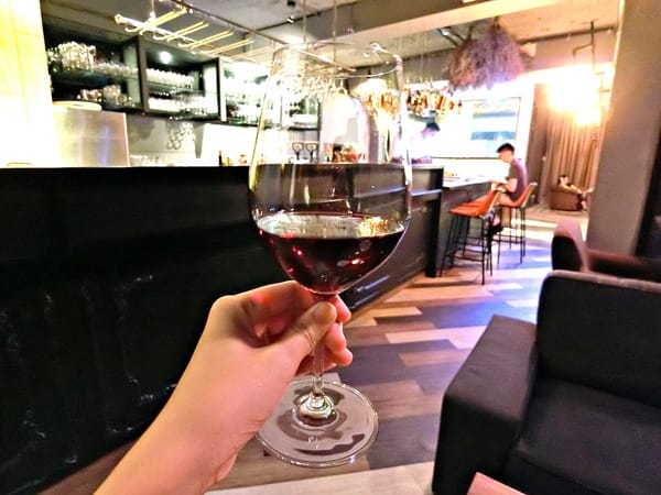 Smith酒藏:【Smith酒藏】 紅酒白酒香檳。500元無限暢飲。捷運忠孝復興站