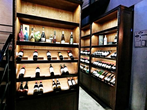 Smith酒藏:【Smith酒藏】 紅酒白酒香檳。500元無限暢飲。捷運忠孝復興站