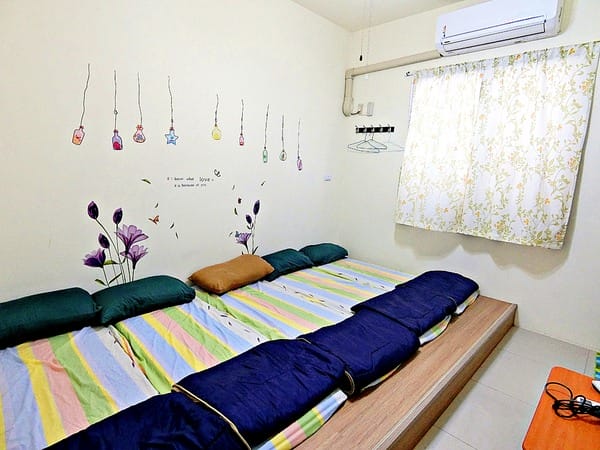 睡袋山豬背包客棧:睡袋山豬背包客棧。台東住宿