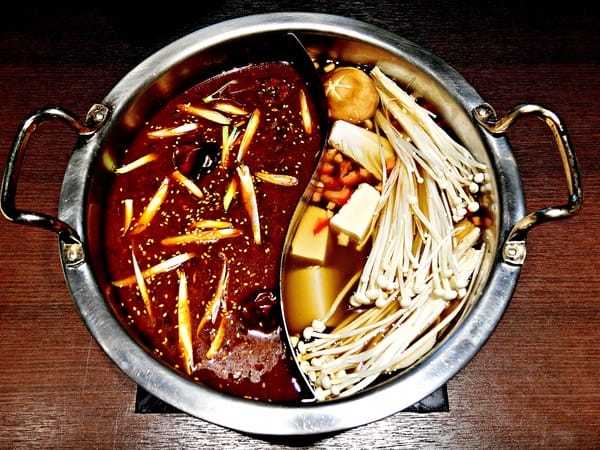 一品言巴渝特色餐館:【一品言巴渝特色餐館】重慶烤魚。麻辣乾鍋