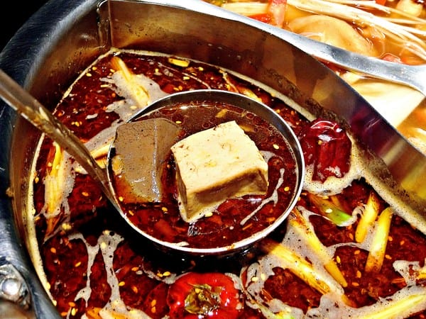 一品言巴渝特色餐館:【一品言巴渝特色餐館】重慶烤魚。麻辣乾鍋