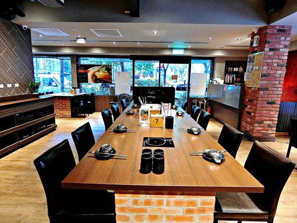 一品言巴渝特色餐館:【一品言巴渝特色餐館】重慶烤魚。麻辣乾鍋