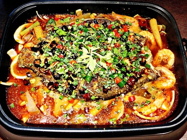 一品言巴渝特色餐館:【一品言巴渝特色餐館】重慶烤魚。麻辣乾鍋