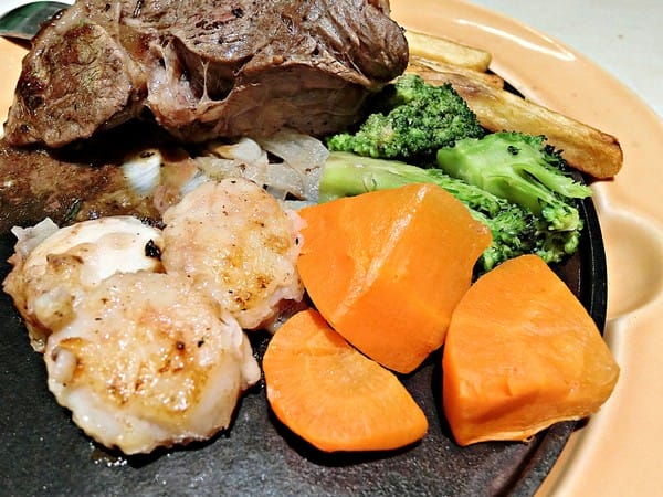 ROYAL HOST樂雅樂家庭餐廳(南港園區店):樂雅樂日式家庭餐廳 Royal Host