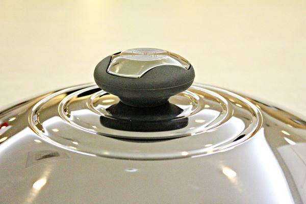 FJ飛捷義大利生活館:【FJ飛捷義大利生活館】新科技快鍋—炒鍋。義大利原裝進口。保用50年的高級快鍋!