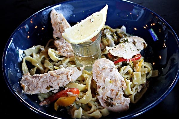 ABV閣樓餐酒館景觀餐廳:【ABV閣樓餐酒館景觀餐廳】板橋府中站。世界精釀啤酒。手工義大利麵