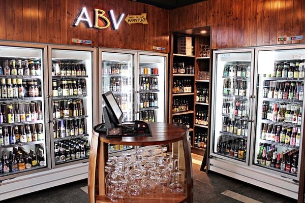 ABV閣樓餐酒館景觀餐廳:【ABV閣樓餐酒館景觀餐廳】板橋府中站。世界精釀啤酒。手工義大利麵