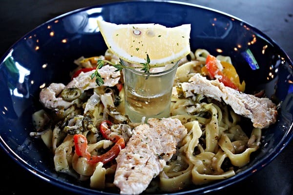 ABV閣樓餐酒館景觀餐廳:【ABV閣樓餐酒館景觀餐廳】板橋府中站。世界精釀啤酒。手工義大利麵