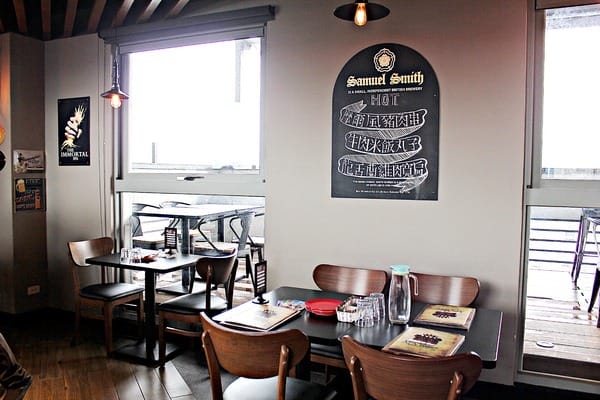 ABV閣樓餐酒館景觀餐廳:【ABV閣樓餐酒館景觀餐廳】板橋府中站。世界精釀啤酒。手工義大利麵