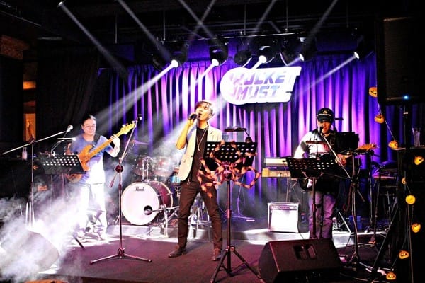 Rocket Music:【Rocket Music】音樂餐酒館推薦。LIVE演唱