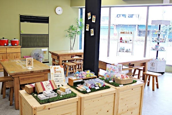 台灣茶摳肥皂故事館(Taiwan Soap Story Land):【臺灣茶摳肥皂故事館】苗栗景點。DIY肥皂課程。隨意肉圓