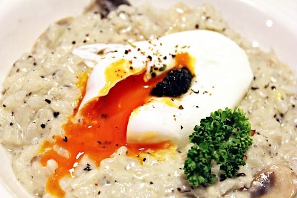 Toast Chat:【Toast Chat】早午餐。貓咪餐廳。捷運國父紀念館站