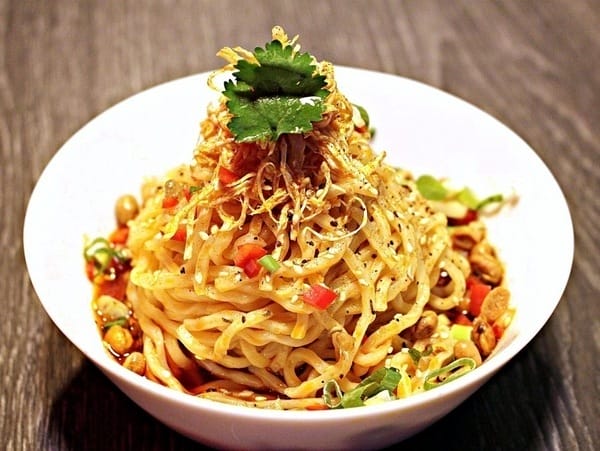 水貨 烤魚火鍋(新莊店):【水貨。新莊店】炭火烤魚。重慶手撕一隻雞。人氣排隊美食