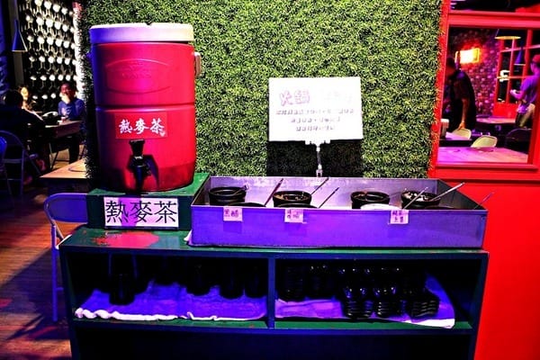 水貨 烤魚火鍋(新莊店):【水貨。新莊店】炭火烤魚。重慶手撕一隻雞。人氣排隊美食