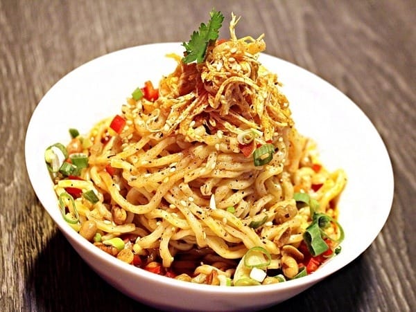 水貨 烤魚火鍋(新莊店):【水貨。新莊店】炭火烤魚。重慶手撕一隻雞。人氣排隊美食