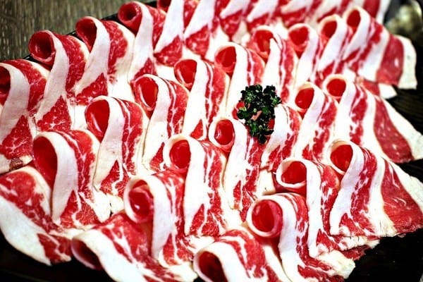 水貨 烤魚火鍋(新莊店):【水貨。新莊店】炭火烤魚。重慶手撕一隻雞。人氣排隊美食