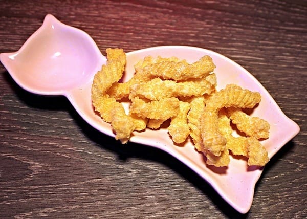 水貨 烤魚火鍋(新莊店):【水貨。新莊店】炭火烤魚。重慶手撕一隻雞。人氣排隊美食