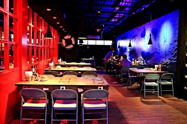 水貨 烤魚火鍋(新莊店):【水貨。新莊店】炭火烤魚。重慶手撕一隻雞。人氣排隊美食