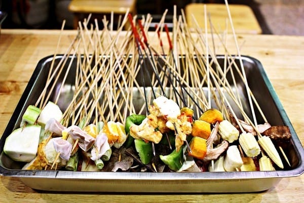 重慶麻辣串川串:【串川串】新竹東門市場。串串香。四川麻辣火鍋