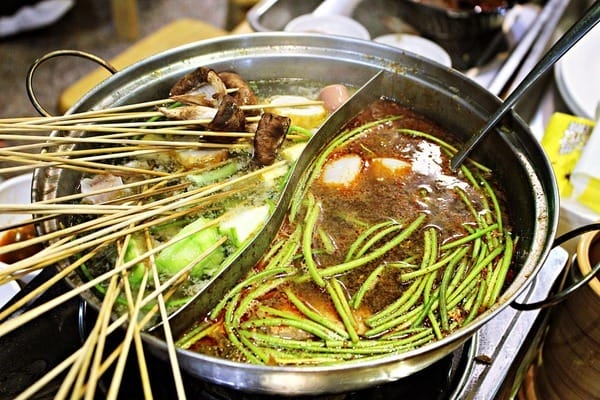 重慶麻辣串川串:【串川串】新竹東門市場。串串香。四川麻辣火鍋