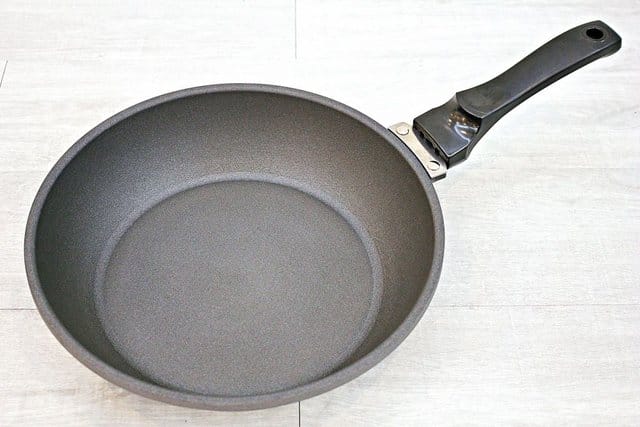 【eLife易廚鍋具】頂極62層健康不沾鍋。平底鍋30cm