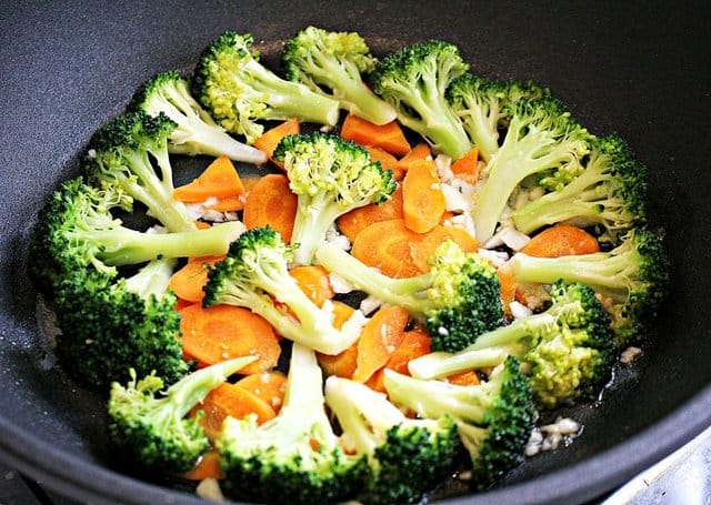 【eLife易廚鍋具】頂極62層健康不沾鍋。平底鍋30cm