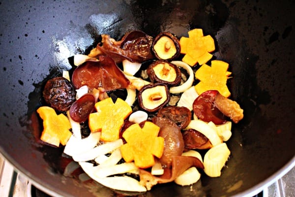 【摩堤MULTEE】28cm鑄鐵雙享鍋晶鑽藍。鑄鐵鍋推薦