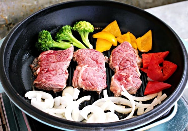 【摩堤MULTEE】28cm鑄鐵雙享鍋晶鑽藍。鑄鐵鍋推薦