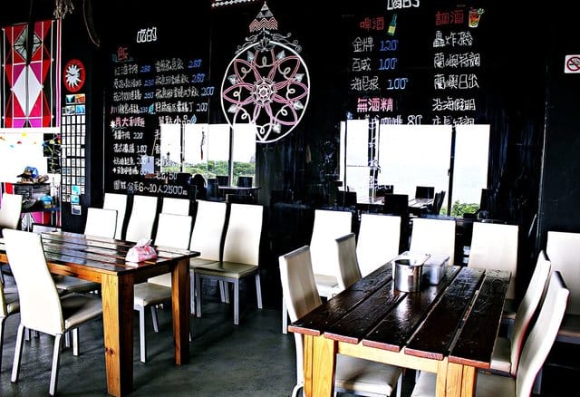 【沿海假期 coastal holiday】蘭嶼海景民宿餐廳酒吧。飛魚料理推薦。蘭嶼住宿推薦