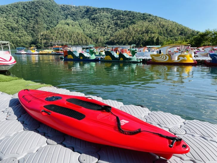 【潭心閣】花蓮鯉魚潭民宿螢火蟲住宿親子友善SUP立槳初體驗竟然在房間可以餵魚?!