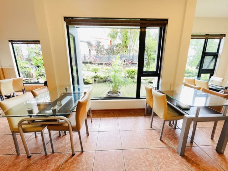 【潭心閣】花蓮鯉魚潭民宿螢火蟲住宿親子友善SUP立槳初體驗竟然在房間可以餵魚?!