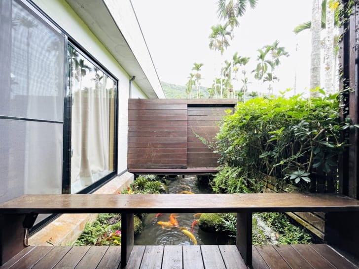 【潭心閣】花蓮鯉魚潭民宿螢火蟲住宿親子友善SUP立槳初體驗竟然在房間可以餵魚?!