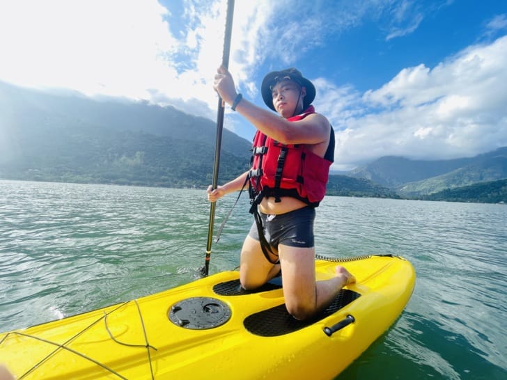 【潭心閣】花蓮鯉魚潭民宿螢火蟲住宿親子友善SUP立槳初體驗竟然在房間可以餵魚?!