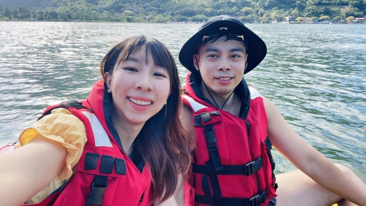 【潭心閣】花蓮鯉魚潭民宿螢火蟲住宿親子友善SUP立槳初體驗竟然在房間可以餵魚?!