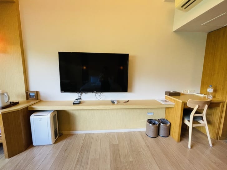 【潭心閣】花蓮鯉魚潭民宿螢火蟲住宿親子友善SUP立槳初體驗竟然在房間可以餵魚?!