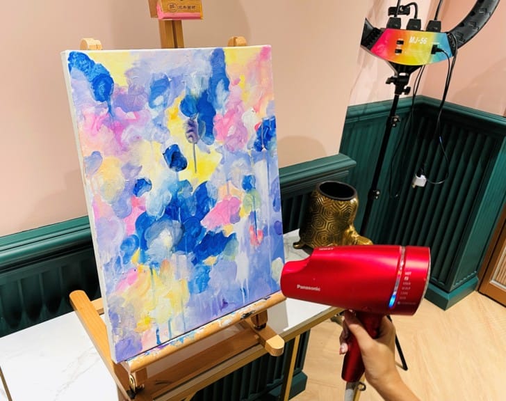 【莎夏畫室Sasha’s Wonderland】壓克力畫零基礎畫室有適合新手的迷你班教學網美激推景點台北最美畫室