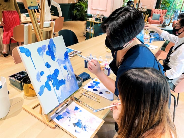 【莎夏畫室Sasha’s Wonderland】壓克力畫零基礎畫室有適合新手的迷你班教學網美激推景點台北最美畫室
