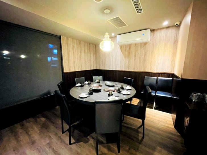 【肉多多火鍋。松山健康店】最歡樂最大火鍋集團火鍋迷必吃名店宵夜吃鍋首選樂多多集團大份量肉盤好滿足!