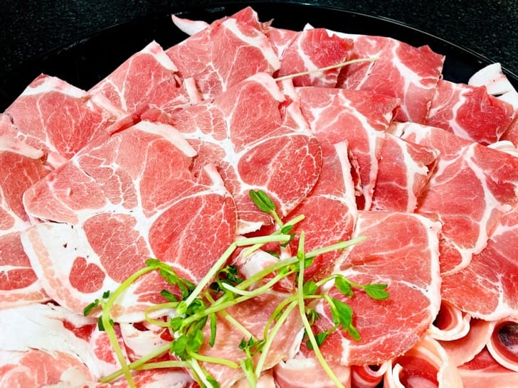 【肉多多火鍋。松山健康店】最歡樂最大火鍋集團火鍋迷必吃名店宵夜吃鍋首選樂多多集團大份量肉盤好滿足!