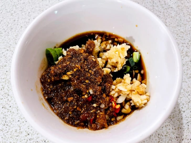 【二月牌沙茶爐】新莊溫體牛溫體豬巨大蒸籠海鮮塔新北新莊人氣汕頭火鍋