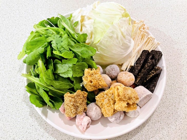 【二月牌沙茶爐】新莊溫體牛溫體豬巨大蒸籠海鮮塔新北新莊人氣汕頭火鍋