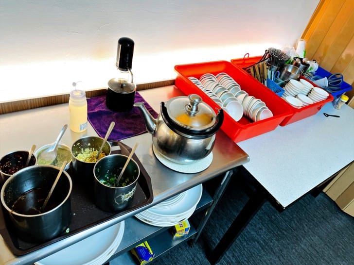 【二月牌沙茶爐】新莊溫體牛溫體豬巨大蒸籠海鮮塔新北新莊人氣汕頭火鍋