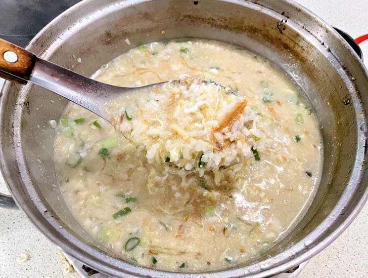 【二月牌沙茶爐】新莊溫體牛溫體豬巨大蒸籠海鮮塔新北新莊人氣汕頭火鍋