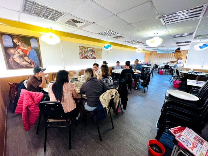 【二月牌沙茶爐】新莊溫體牛溫體豬巨大蒸籠海鮮塔新北新莊人氣汕頭火鍋